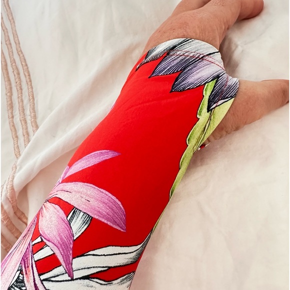 Trina Turk Shangri La long sleeve Paddle Suit - Picture 5 of 6